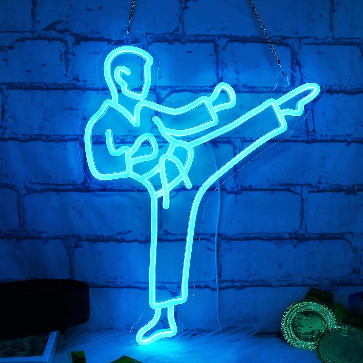 Home Gym Neon Sign - ป้ายไฟนีออนรูปนักคาราเต้ ไฟ LED สีน้ำเงิน สำหรับตกแต่งผนัง ใช้พลังงานจาก